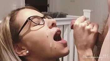 Abspielen Verrückter riesiger Cumshot über ihr hübsches Gesicht – Samantha Flair