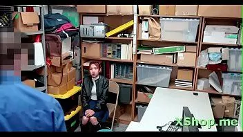 play 年轻漂亮的金伯利·奇做了一些事