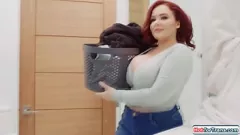 play Travesti ruiva Ariel Demure fode MILF peituda com peitos grandes