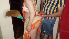 play सौतेली सुबह की सफाई गर्म सुबह सेक्स में बदल जाती है