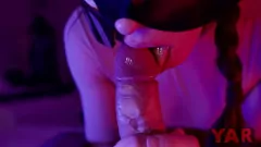 Odtwórz Zmysłowy lodzik i wybuchowy wytrysk z zamaskowanym nieznajomym w pokoju hotelowym